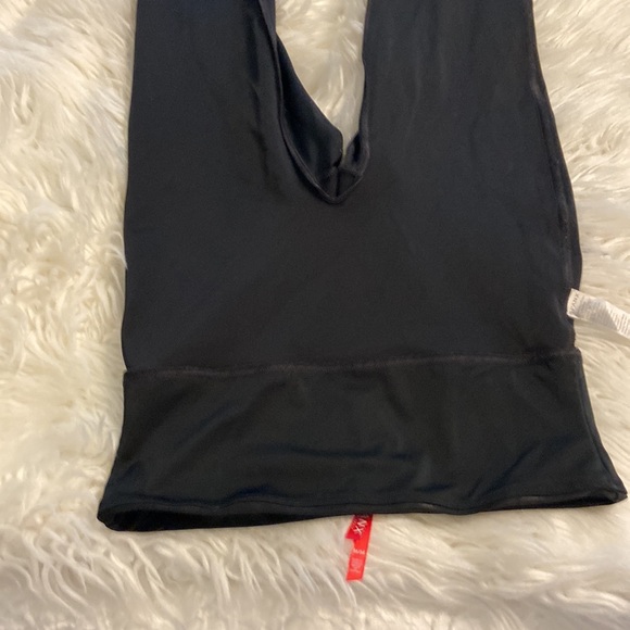 SPANX Leggings size M excellent condition please see pictures inseam 27” - Picture 12 of 16